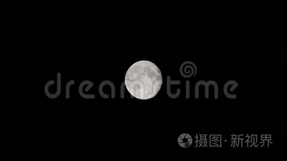 夜晚的月亮放大缩小
