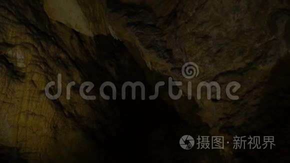 布达佩斯宏伟的洞穴视频