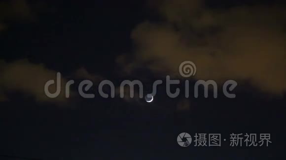 夜空中的云.