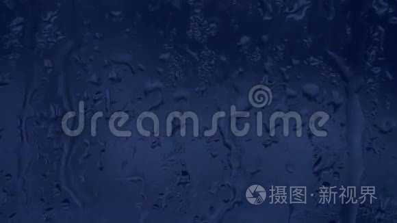 外面的雨夜视频