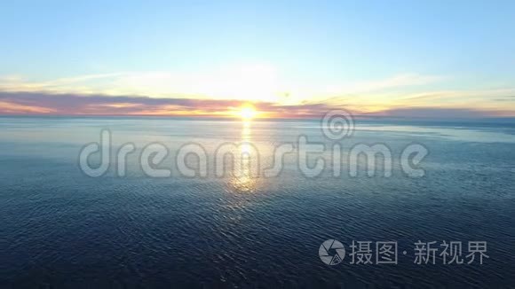 日落时太平洋的壮观景色视频