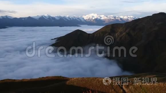 从古里关拍摄的默尔山全景。 上斯瓦内提，梅斯蒂亚附近乌什巴关。 格鲁吉亚，欧洲。 高清视频