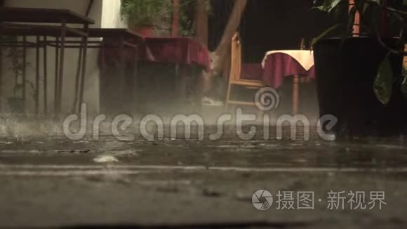 保加利亚餐馆大雨视频