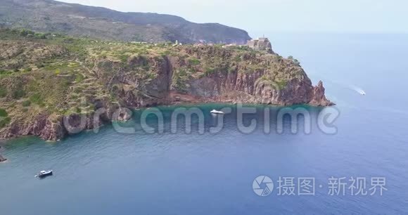 卡普里亚岛海岸船航空景观视频