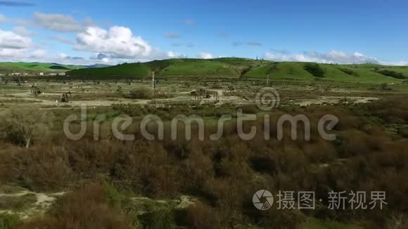 大油田的采油区视频