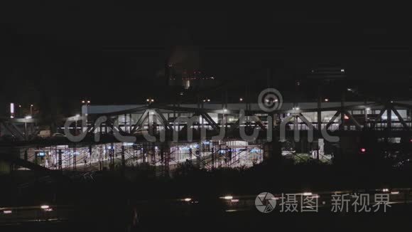 柏林夜间火车站交通视频