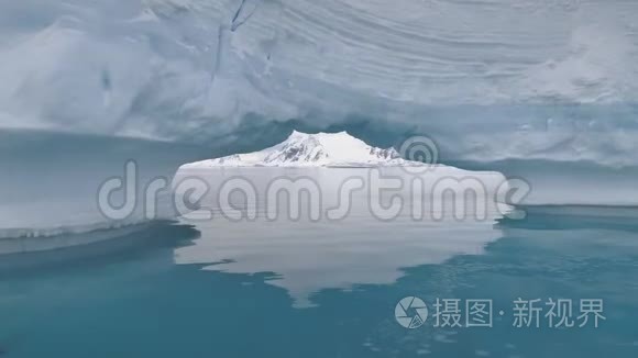 冰山拱南极洲海洋蓝水冰川视频