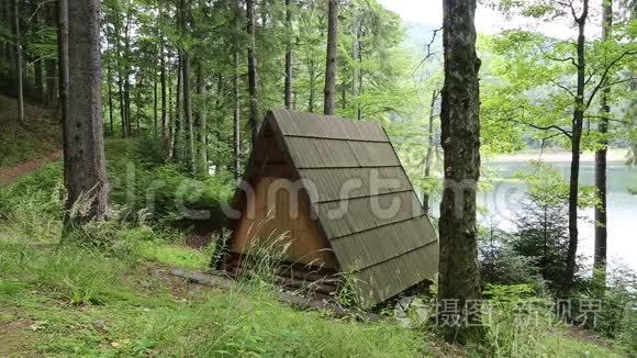 木制的避暑别墅视频