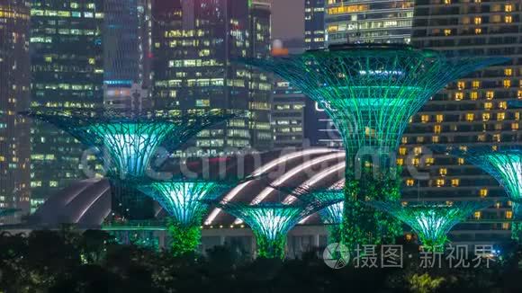 滨海湾金沙，海湾旁的花园，有云林，花穹和超景的夜晚时光