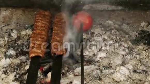 烧烤炉烤日本传统土耳其食物视频