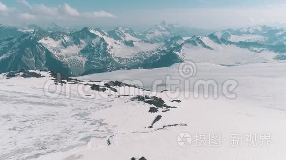 令人惊叹的自然景色雪岩峰景视频