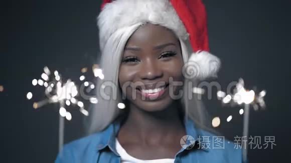 非洲性感女孩白发圣诞快乐视频