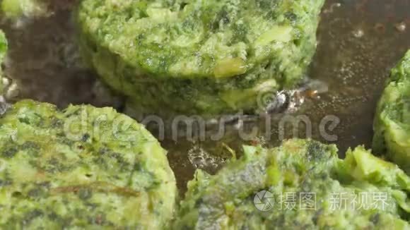 用炒锅里的青菜做的蔬菜小切视频