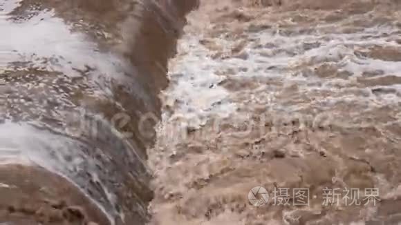 破坏洪水流视频