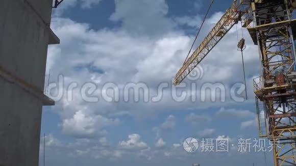 黄塔楼起重机未完工建筑工地视频