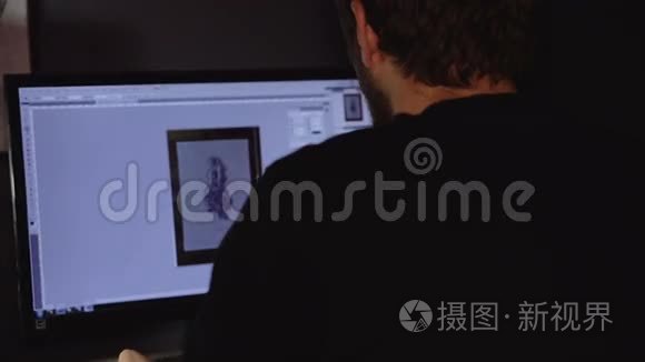 艺术家设计师在电脑上绘制草图视频