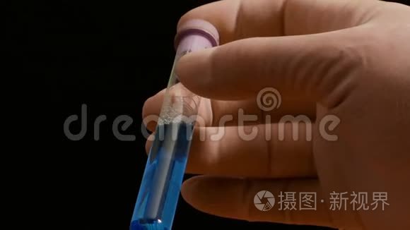 科学家在实验室分析样本视频