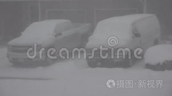 雪车和货车视频