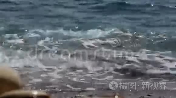 海水洗了起来视频