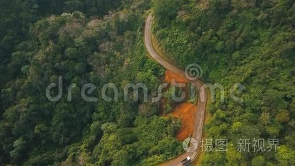 丛林山脉的空中观景路。 菲律宾卡坦杜安岛。