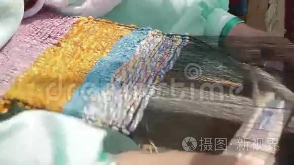 用手织地毯视频