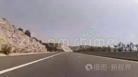 高速公路上快速行驶延时