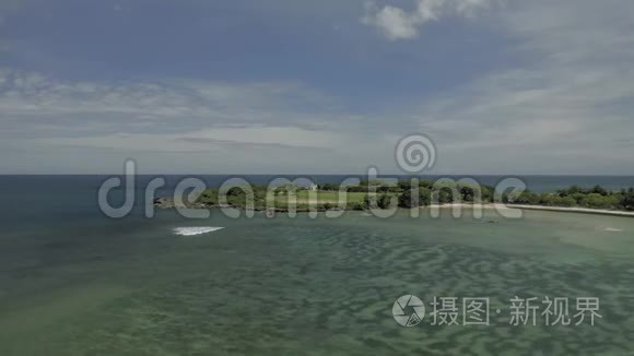 巴厘岛乌卢瓦图海滩海岸线