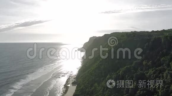 巴厘岛乌卢瓦图海滩海岸线