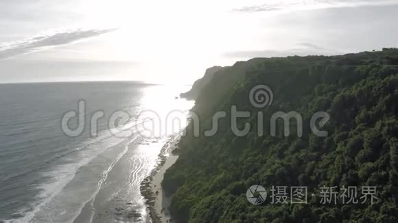 巴厘岛乌卢瓦图海滩海岸线