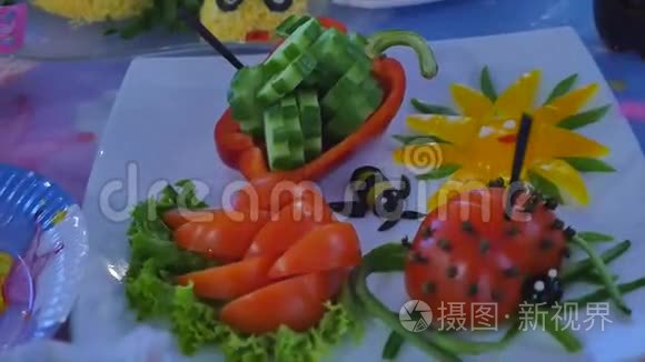 为孩子们庆祝的乐趣食品