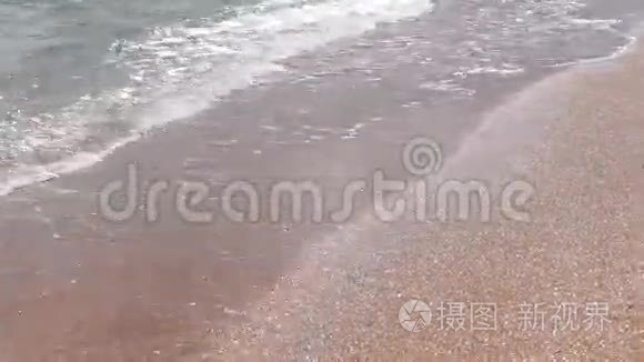 金色沙滩冲浪视频