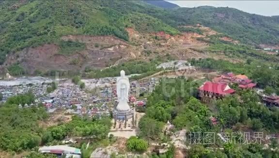 大佛像石于山寺旁视频