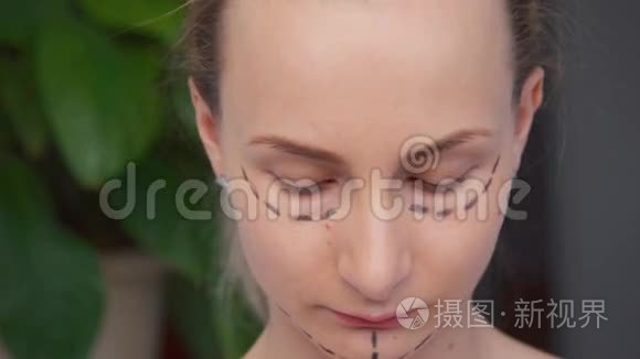 女性面部整形手术痕迹视频