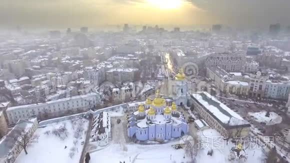 圣米迦勒的黄金镶嵌修道院是一个在基辅，乌克兰运作的修道院。