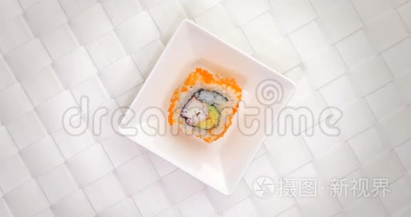 蟹味寿司卷小盘视频