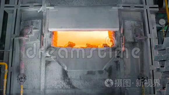钢厂金属熔炼炉视频