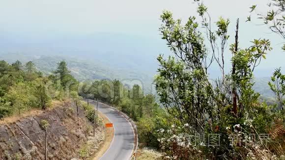 泰国清迈多伊因塔农山公路景观