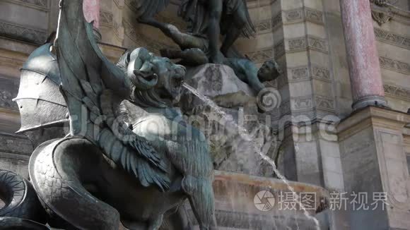 法国巴黎圣米歇尔喷泉和雕塑视频
