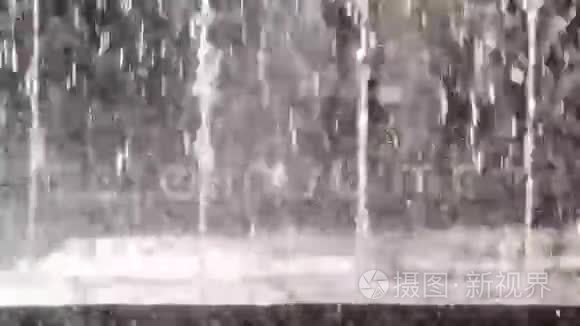 喷泉里的水滴视频