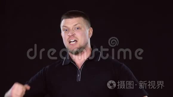 男人发誓. 弹指一挥间. 黑色的. 慢动作短视频