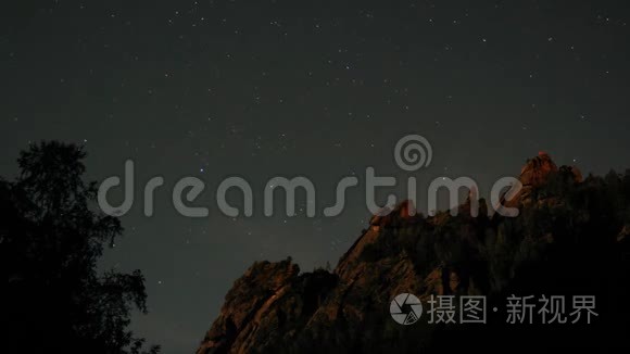 在山上的星空视频