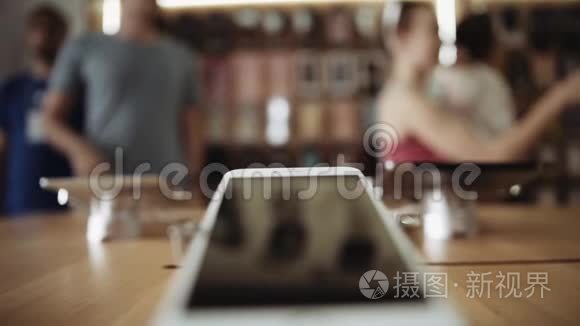 桌上移动商店的智能手机视频