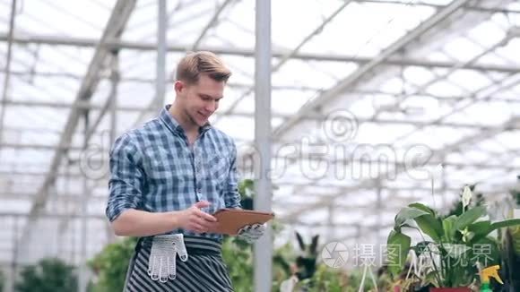 花商在温室里保存植物的记录