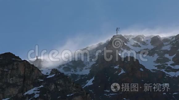 暴风雪飘雪视频