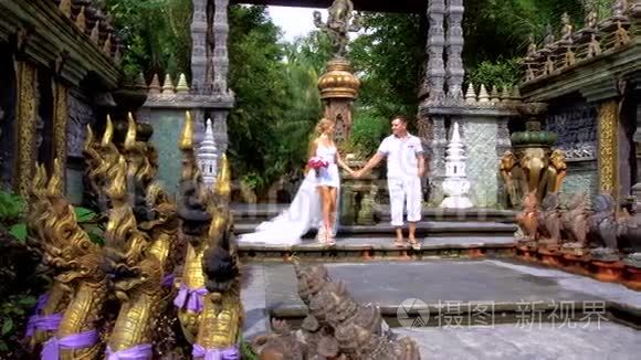 泰国亚洲风格公园婚礼视频