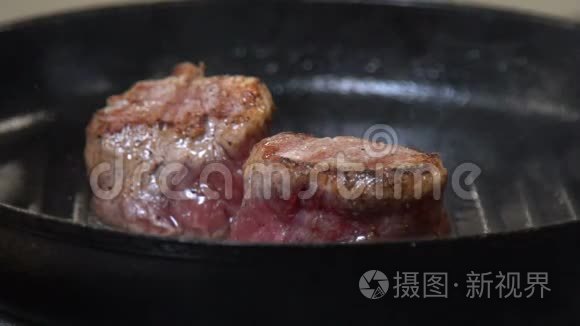 美食餐厅菜单一餐煮肉煎锅视频