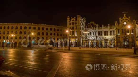 西班牙巴伦西亚时间推移市，夜城广场的电车