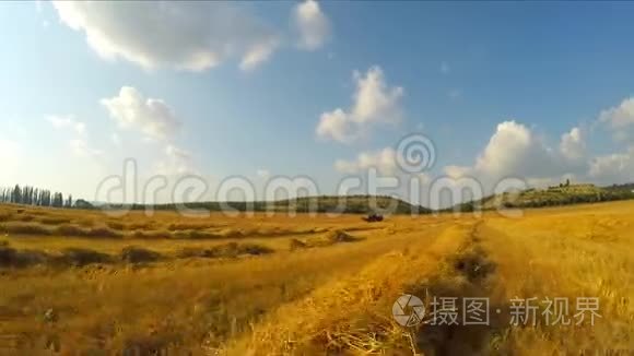 田间联合收割机的农业工程视频