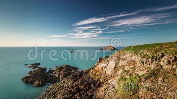 海湾岩石山日落全景4k法国时间流逝