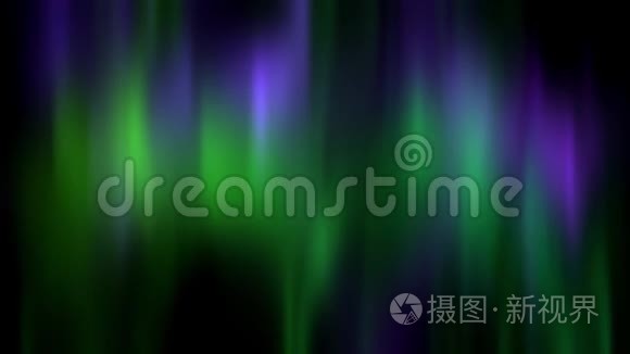 夜空中的紫色和绿色北极光视频